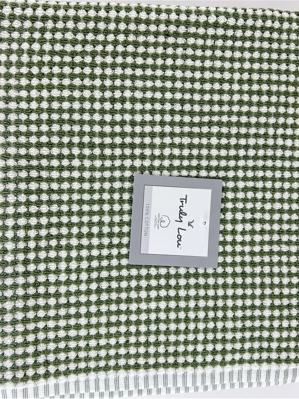 Truly Lou Bath Towels Sage Green and White Dotted Stripes Soft Cotton 2 Pc NEW